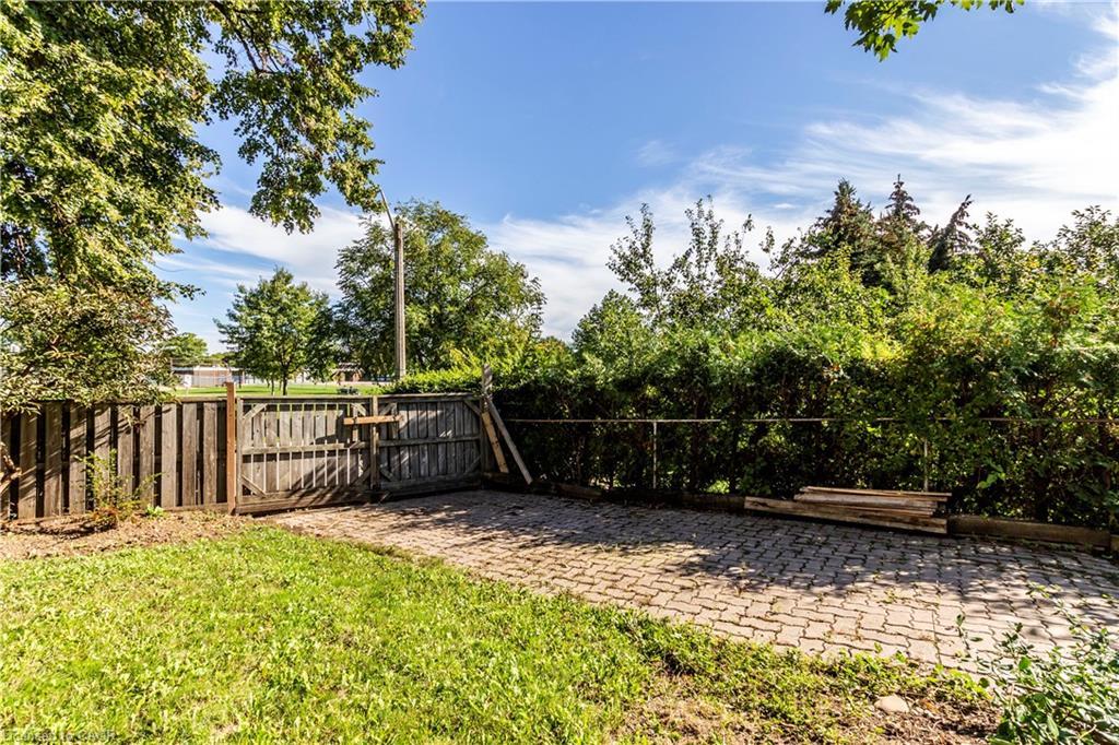 Lower-1 Isaac Court, Hamilton, ON - Outdoor