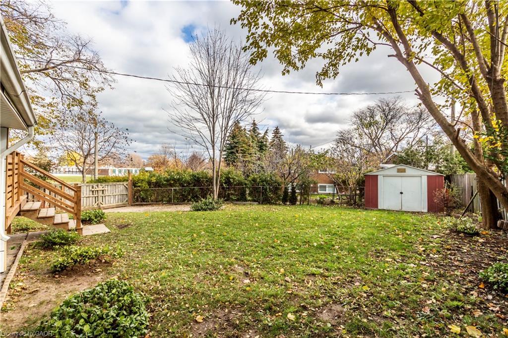 Lower-1 Isaac Court, Hamilton, ON - Outdoor