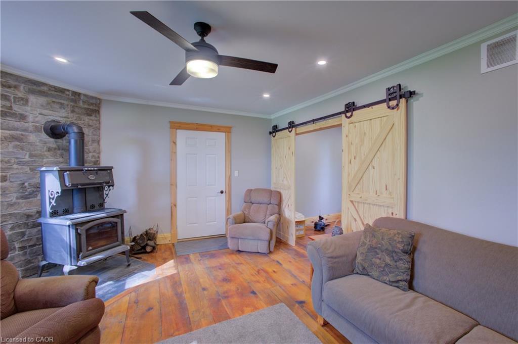 86561 London Road, North Huron (Twp), ON - Indoor Photo Showing Living Room With Fireplace