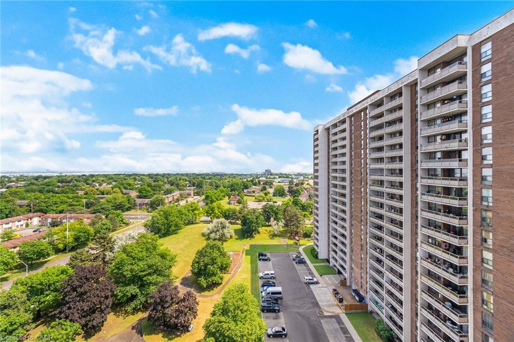 1507-21 Knightsbridge Road, Brampton, ON - Outdoor