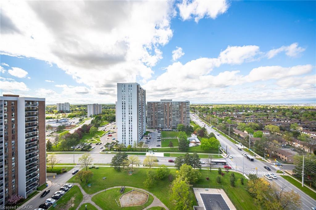 1507-21 Knightsbridge Road, Brampton, ON - Outdoor With View