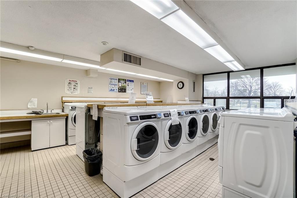 1507-21 Knightsbridge Road, Brampton, ON - Indoor Photo Showing Laundry Room