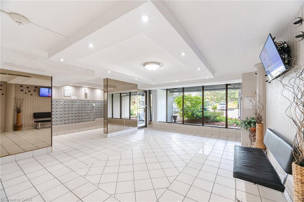 1507-21 Knightsbridge Road, Brampton, ON - Indoor Photo Showing Other Room