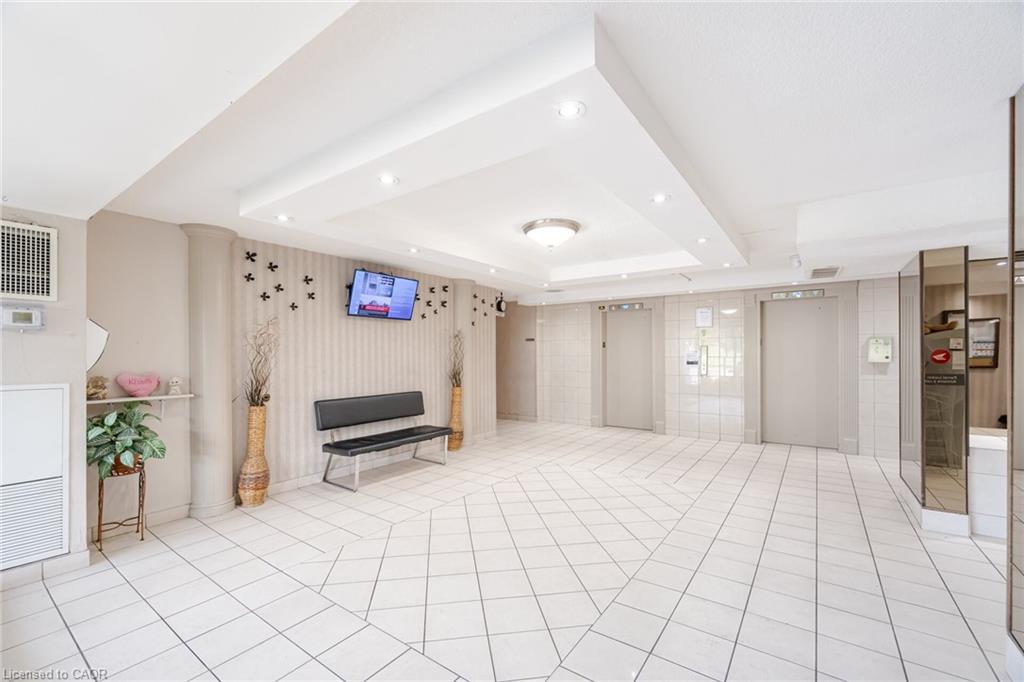 1507-21 Knightsbridge Road, Brampton, ON - Indoor Photo Showing Other Room