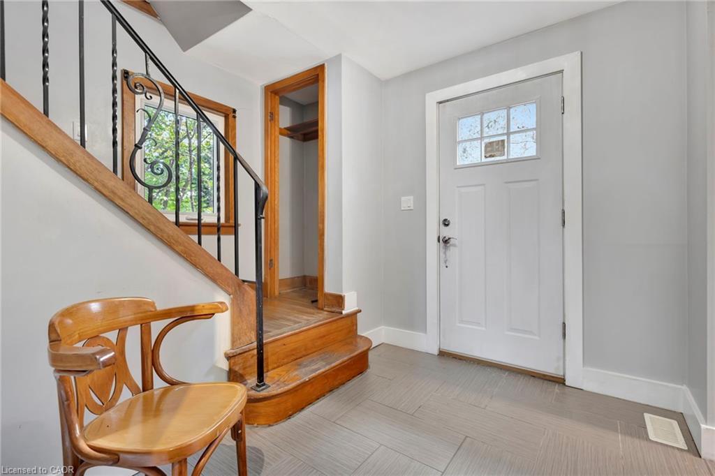 121 King Street E, Stoney Creek, ON - Indoor Photo Showing Other Room