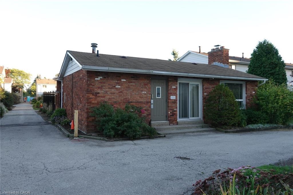 9-5475 Lakeshore Road, Burlington, ON - Outdoor