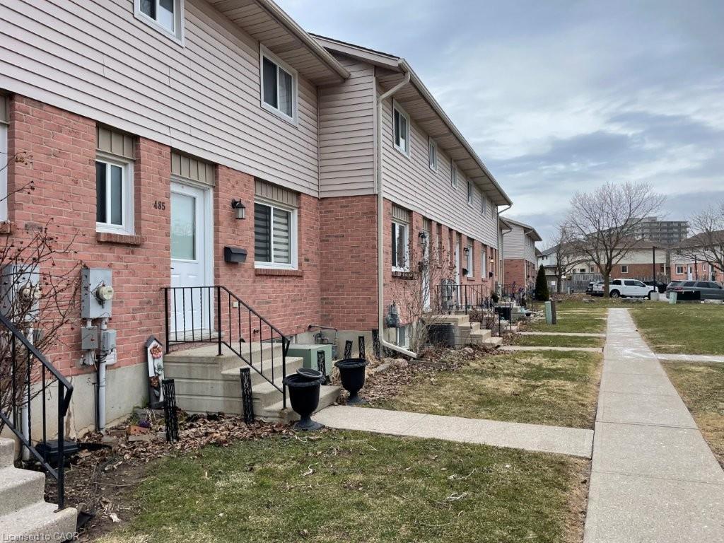 23-485 Springbank Avenue N, Woodstock, ON - Outdoor