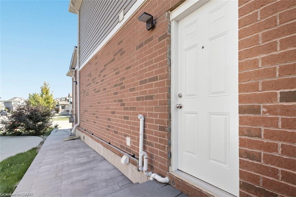 304 Falling Green Crescent, Kitchener, ON - Outdoor With Exterior