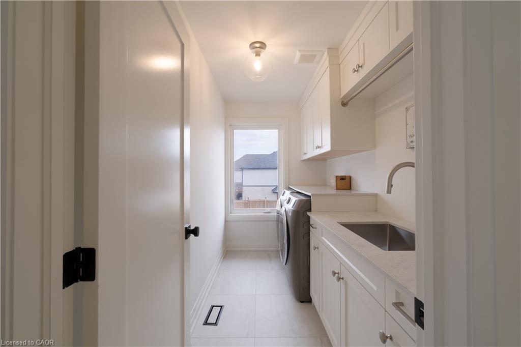 81 Homestead Way, Thorold, ON - Indoor Photo Showing Kitchen