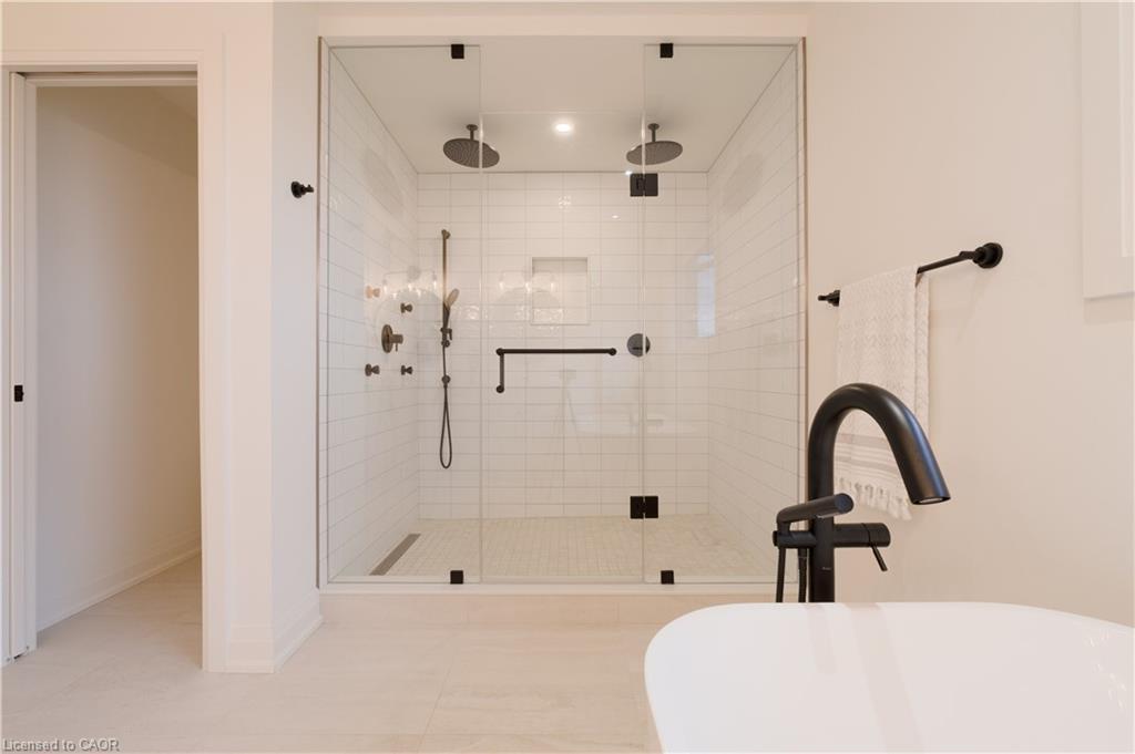 81 Homestead Way, Thorold, ON - Indoor Photo Showing Bathroom