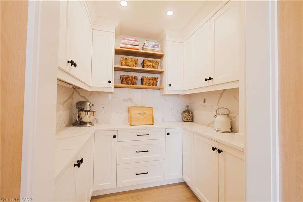 81 Homestead Way, Thorold, ON - Indoor Photo Showing Kitchen
