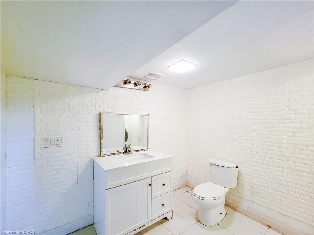 109 Terrace Drive, Hamilton, ON - Indoor Photo Showing Bathroom