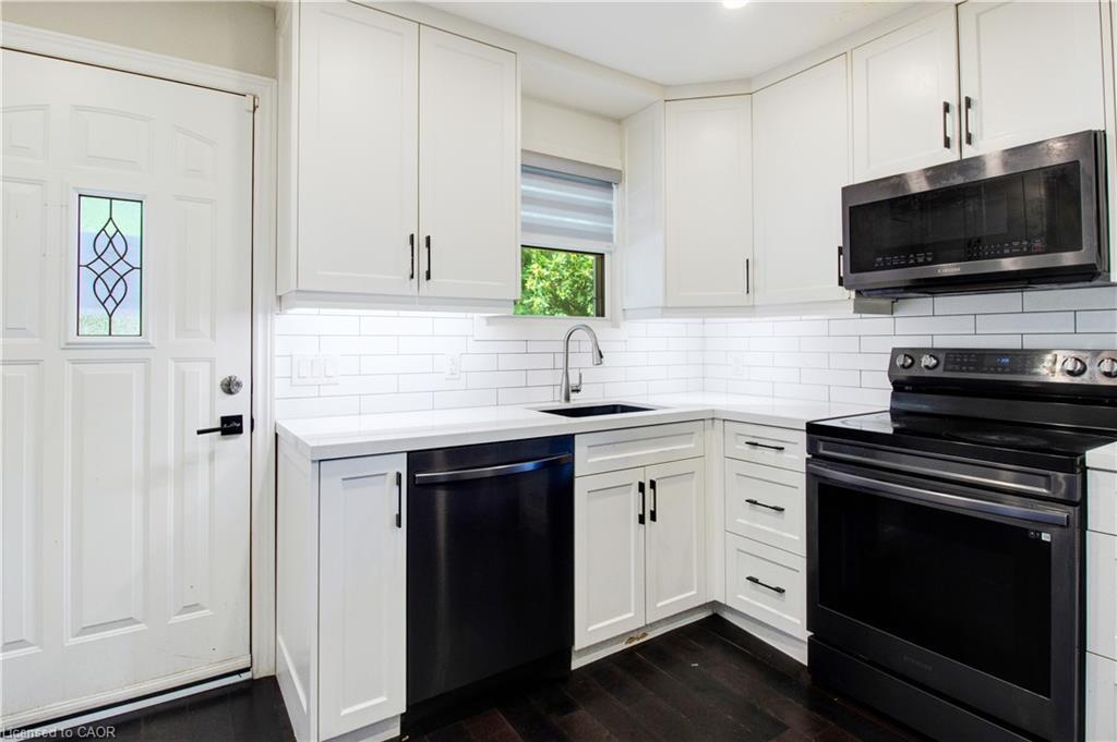 109 Terrace Drive, Hamilton, ON - Indoor Photo Showing Kitchen