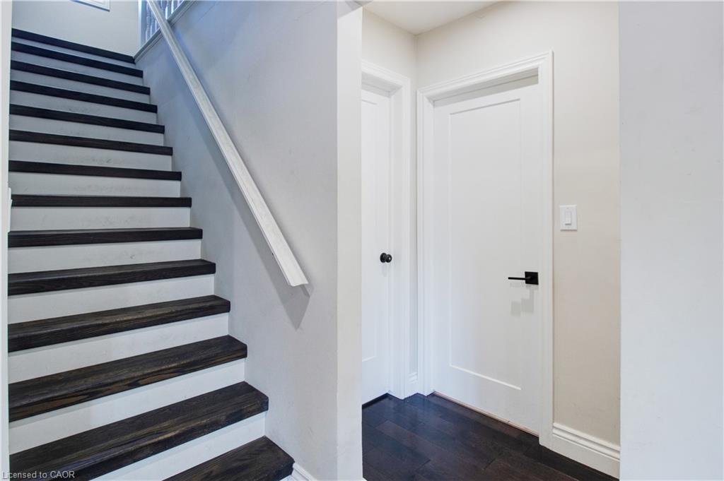 109 Terrace Drive, Hamilton, ON - Indoor Photo Showing Other Room