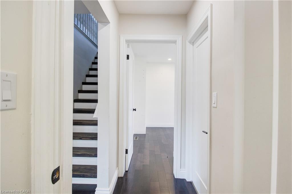 109 Terrace Drive, Hamilton, ON - Indoor Photo Showing Other Room