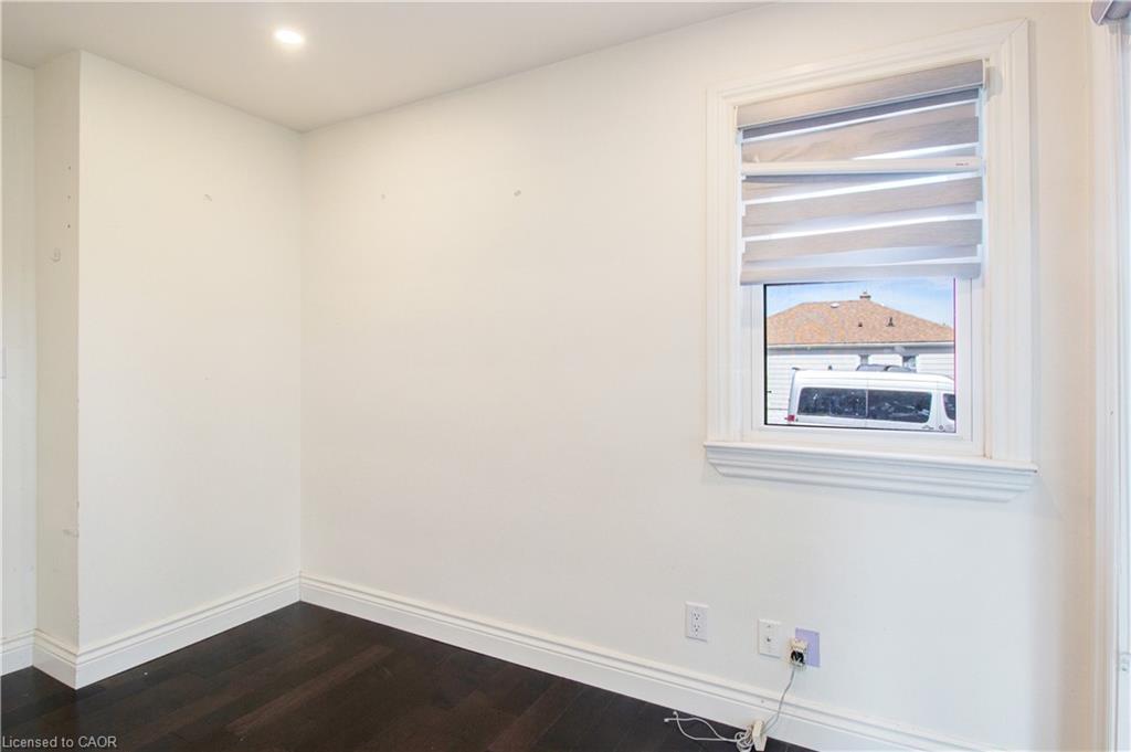 109 Terrace Drive, Hamilton, ON - Indoor Photo Showing Other Room