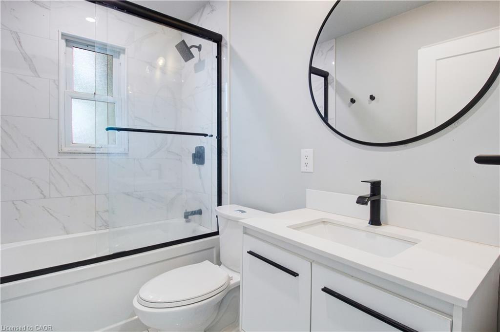 109 Terrace Drive, Hamilton, ON - Indoor Photo Showing Bathroom