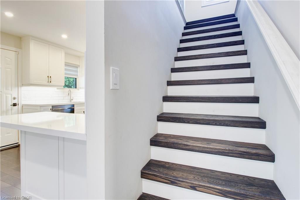 109 Terrace Drive, Hamilton, ON - Indoor Photo Showing Other Room