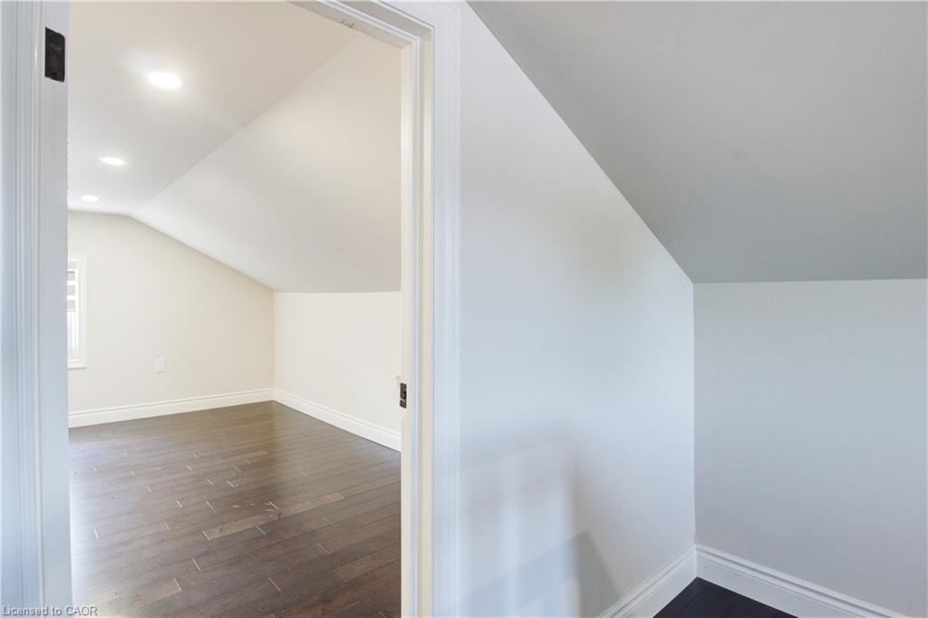 109 Terrace Drive, Hamilton, ON - Indoor Photo Showing Other Room