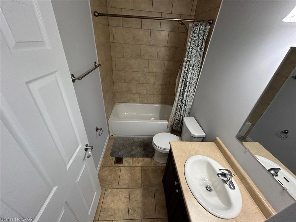 79-20 Mcconkey Crescent, Brantford, ON - Indoor Photo Showing Bathroom