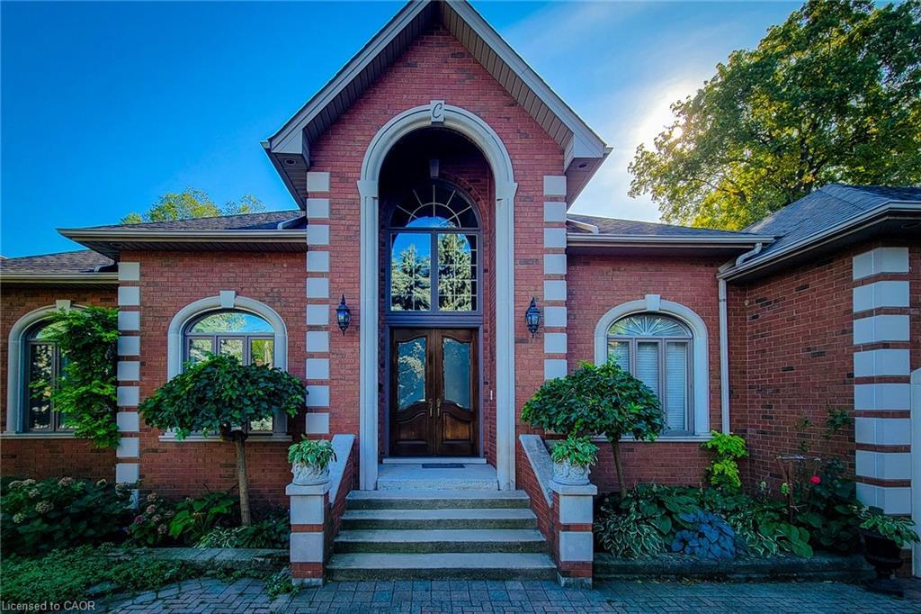 499 Scenic Drive, Hamilton, ON - Outdoor With Facade