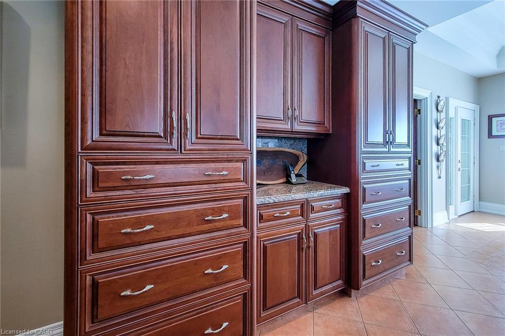 499 Scenic Drive, Hamilton, ON - Indoor