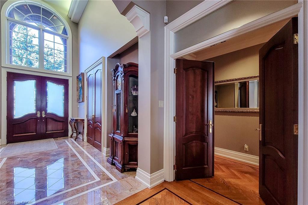 499 Scenic Drive, Hamilton, ON - Indoor Photo Showing Other Room