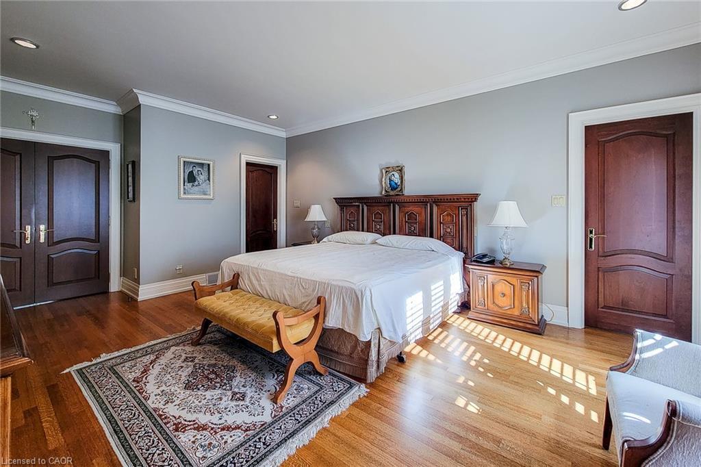 499 Scenic Drive, Hamilton, ON - Indoor Photo Showing Bedroom