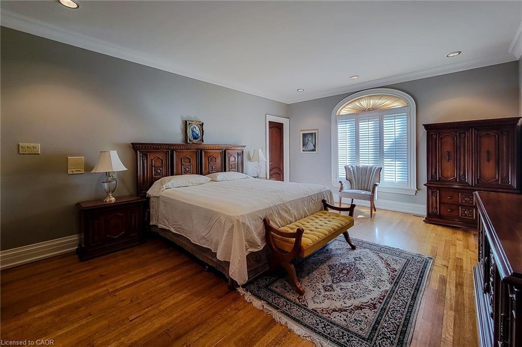 499 Scenic Drive, Hamilton, ON - Indoor Photo Showing Bedroom