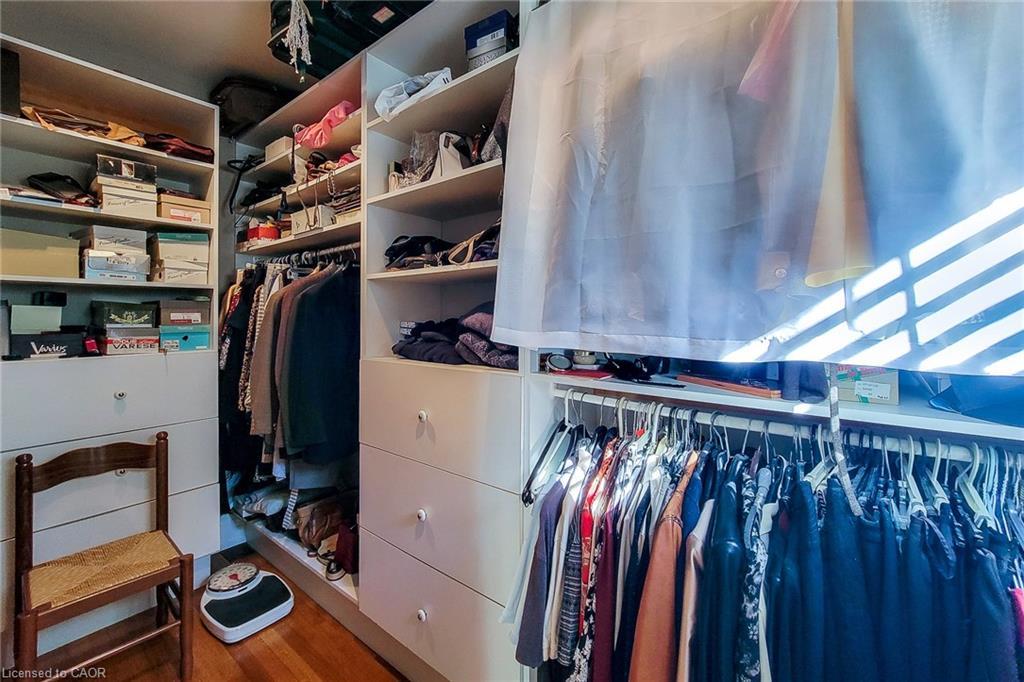 499 Scenic Drive, Hamilton, ON - Indoor With Storage