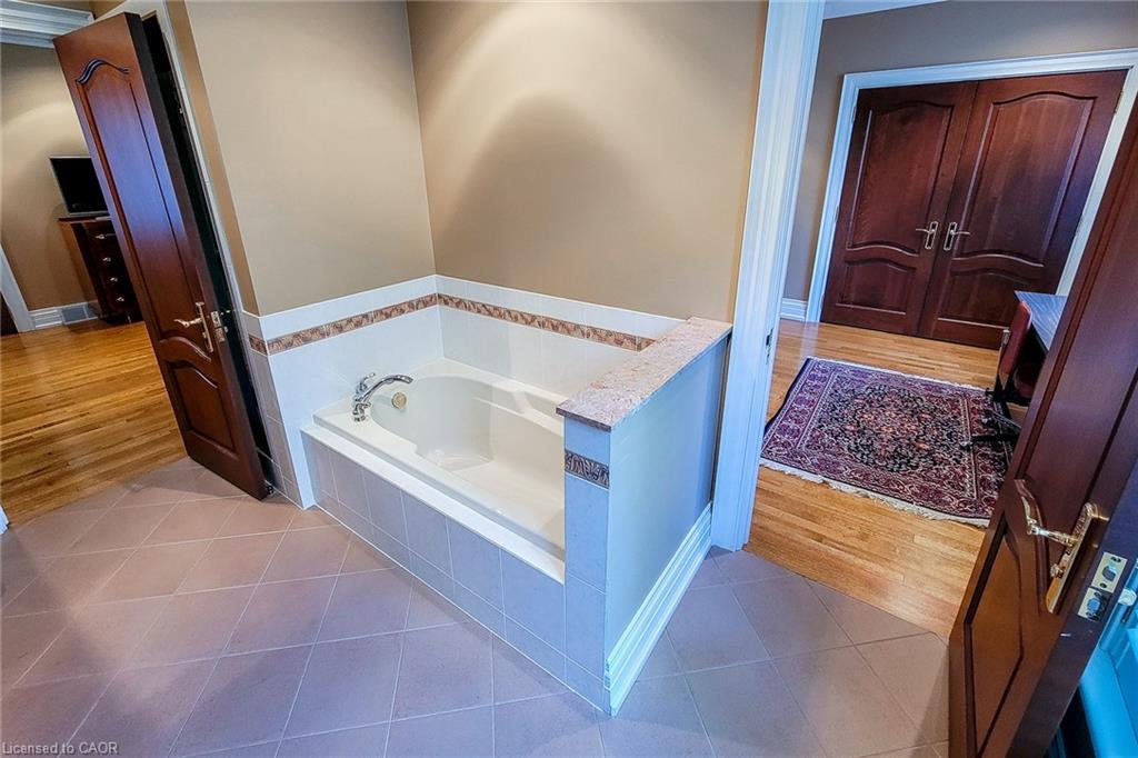 499 Scenic Drive, Hamilton, ON - Indoor