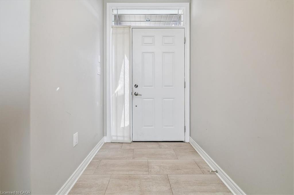 6991 Optimist Lane, Niagara Falls, ON - Indoor Photo Showing Other Room