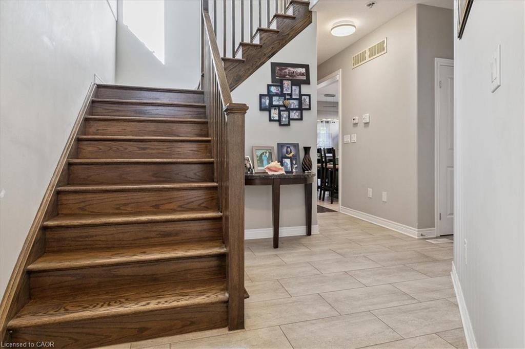 6991 Optimist Lane, Niagara Falls, ON - Indoor Photo Showing Other Room