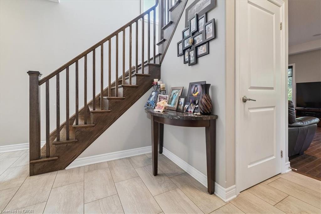 6991 Optimist Lane, Niagara Falls, ON - Indoor Photo Showing Other Room