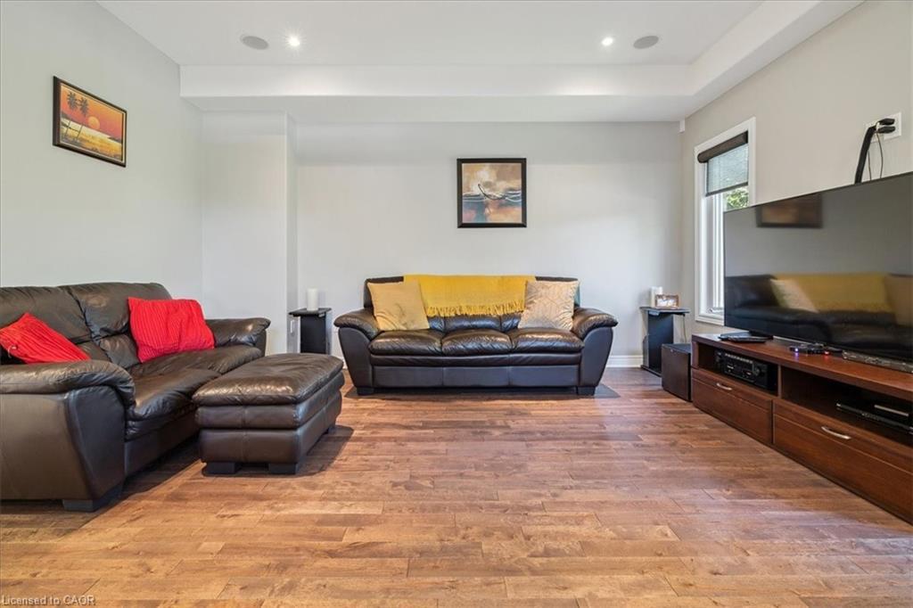 6991 Optimist Lane, Niagara Falls, ON - Indoor Photo Showing Living Room