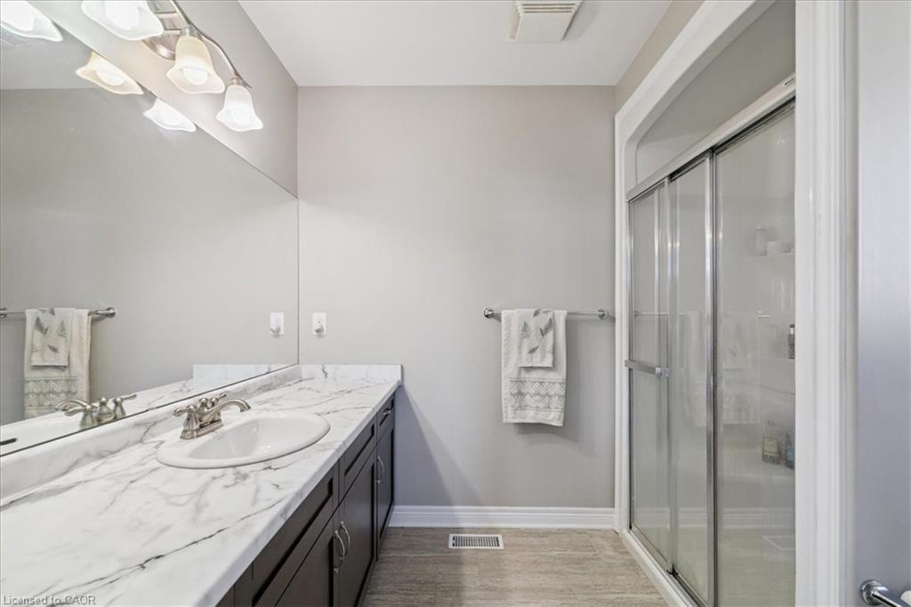 6991 Optimist Lane, Niagara Falls, ON - Indoor Photo Showing Bathroom