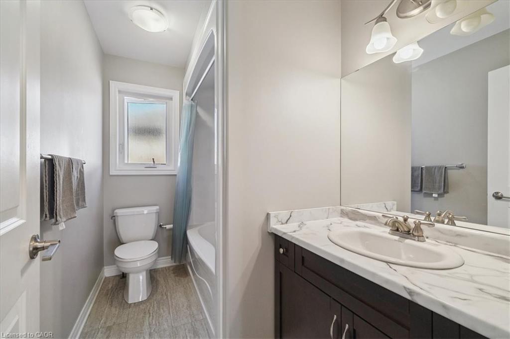 6991 Optimist Lane, Niagara Falls, ON - Indoor Photo Showing Bathroom