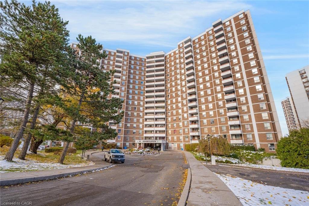 206-10 Edgecliff Golfway, North York, ON - Outdoor With Balcony With Facade