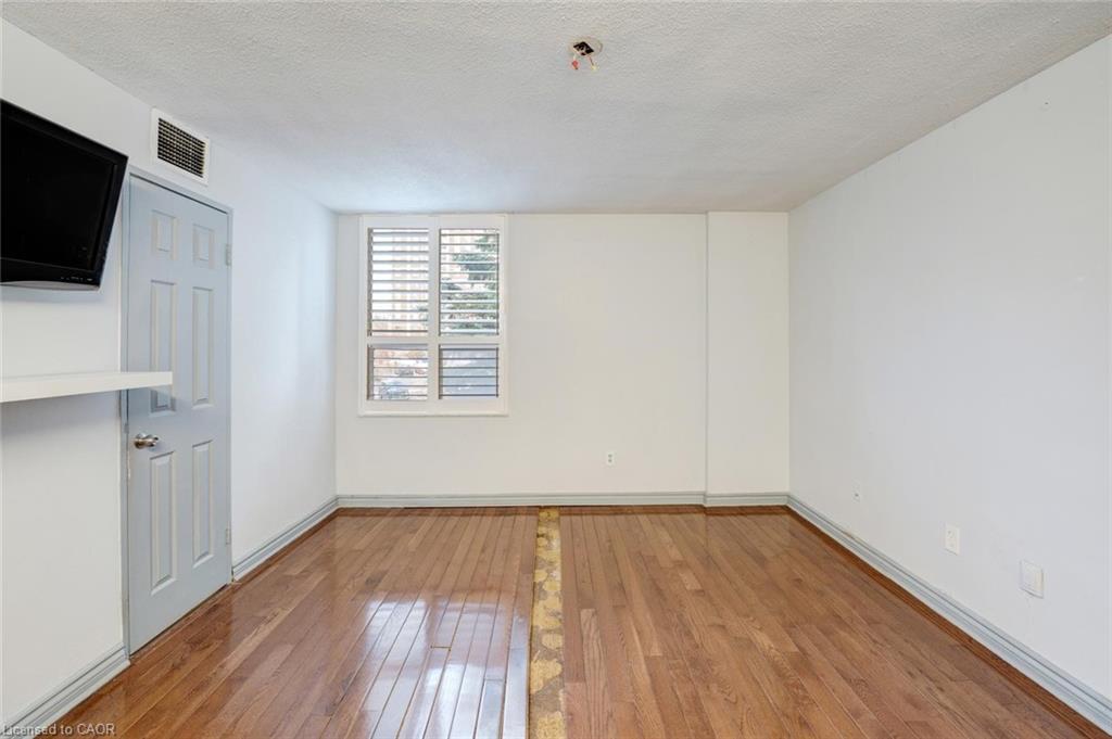 206-10 Edgecliff Golfway, North York, ON - Indoor Photo Showing Other Room