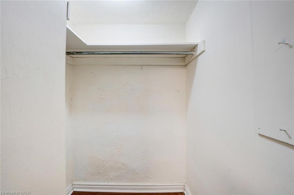 206-10 Edgecliff Golfway, North York, ON - Indoor With Storage