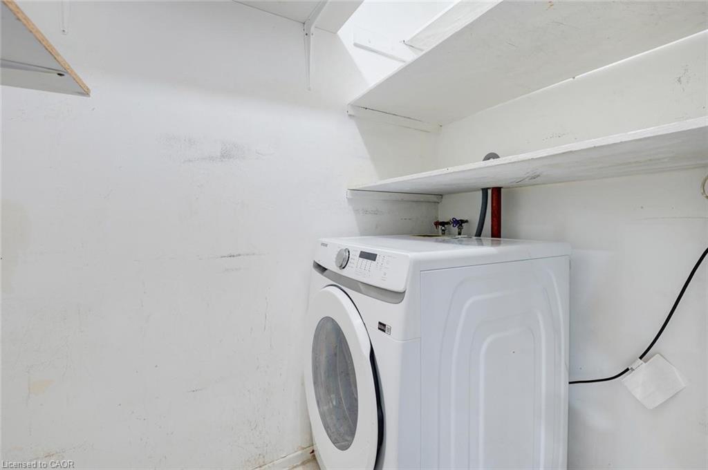 206-10 Edgecliff Golfway, North York, ON - Indoor Photo Showing Laundry Room