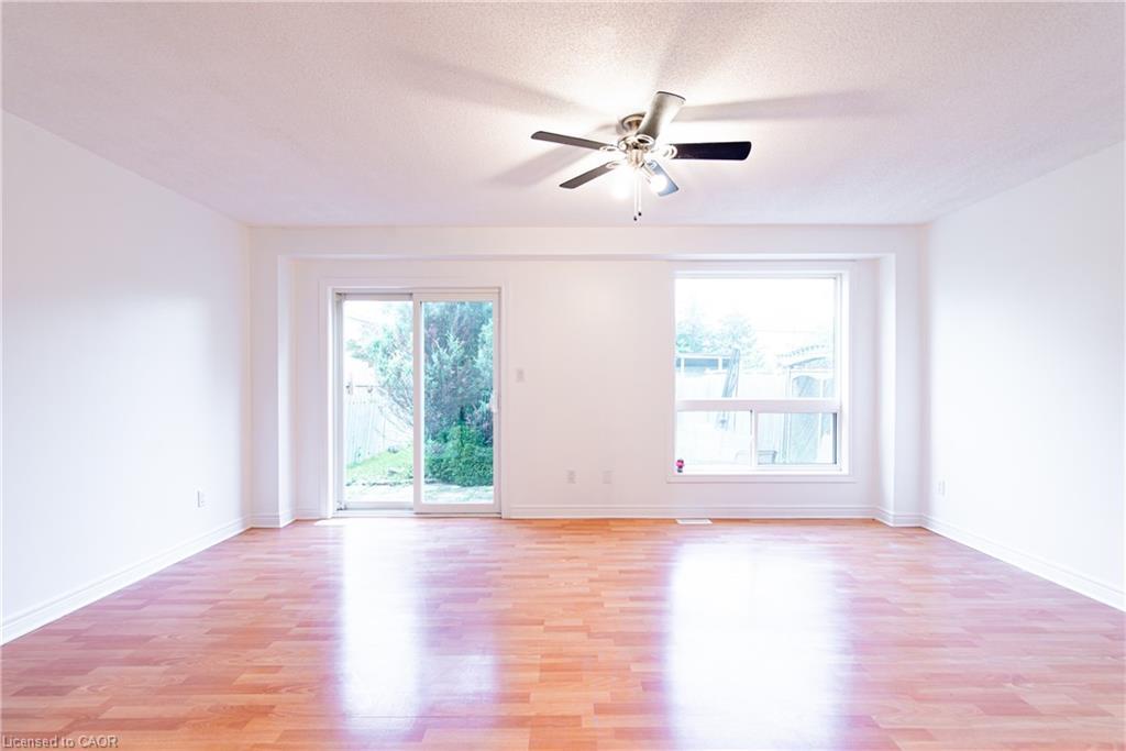 Room 2-119 Summers Drive, Thorold, ON - Indoor Photo Showing Other Room