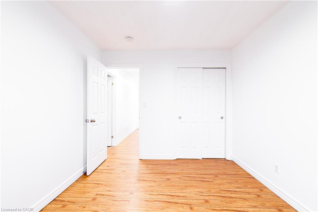 Room 2-119 Summers Drive, Thorold, ON - Indoor Photo Showing Other Room