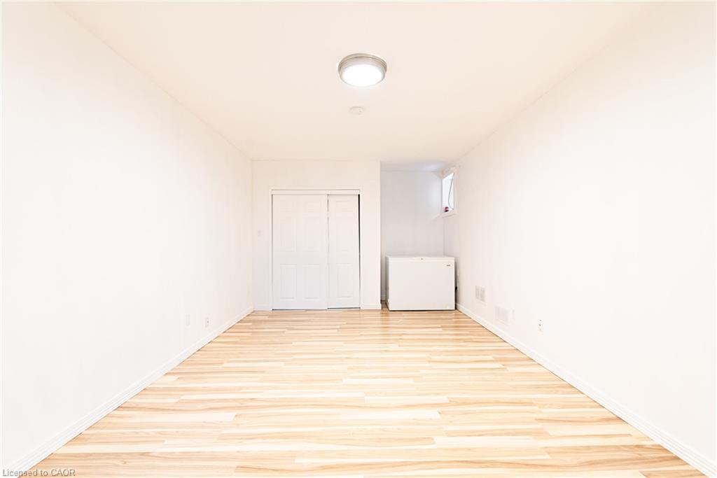 Room 3-119 Summers Drive, Thorold, ON - Indoor Photo Showing Other Room