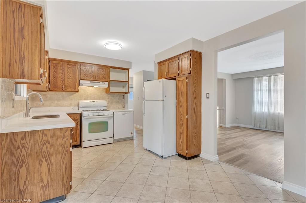 528 Havelock Drive, Waterloo, ON - Indoor Photo Showing Kitchen