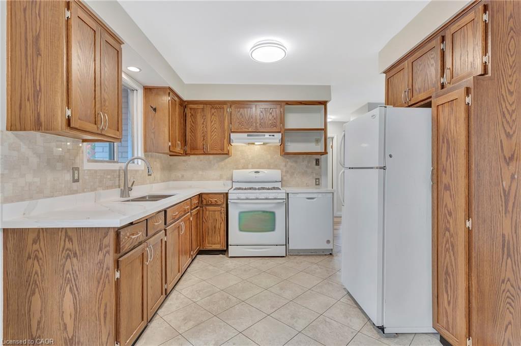 528 Havelock Drive, Waterloo, ON - Indoor Photo Showing Kitchen