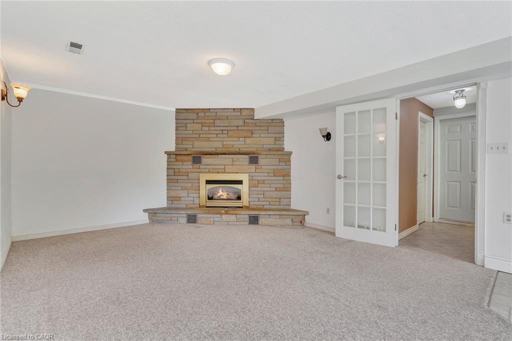 528 Havelock Drive, Waterloo, ON - Indoor With Fireplace