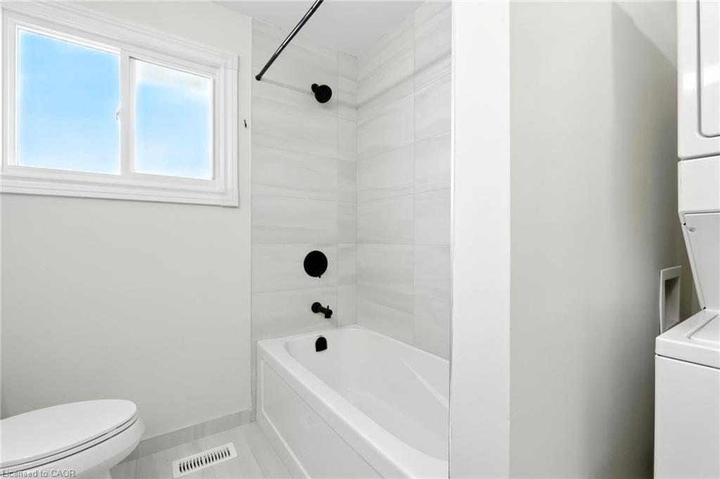 929 Upper Ottawa Street, Hamilton, ON - Indoor