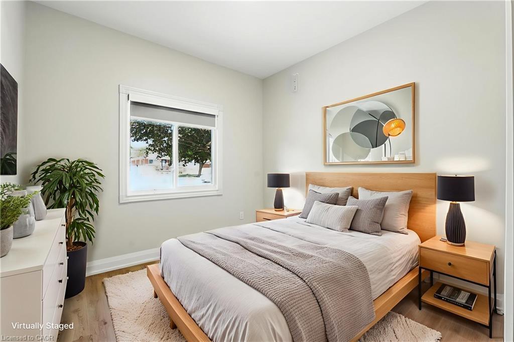 929 Upper Ottawa Street, Hamilton, ON - Indoor Photo Showing Bedroom