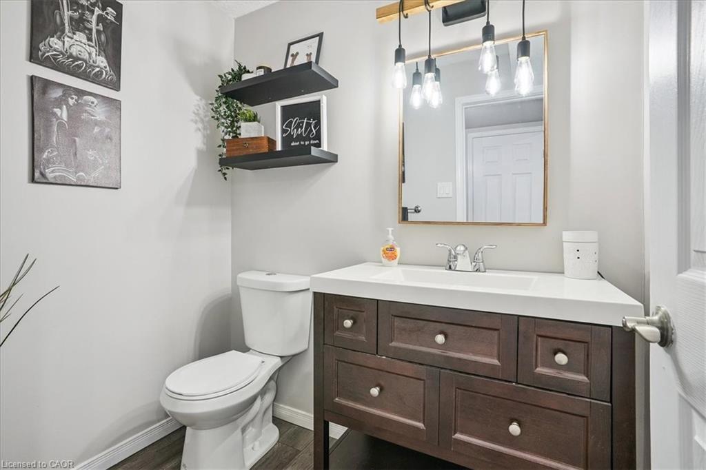 307 Highridge Avenue, Hamilton, ON - Indoor Photo Showing Bathroom